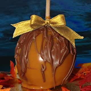 Caramel Apples with Chocolate (Only available 10/15 - 12/30)